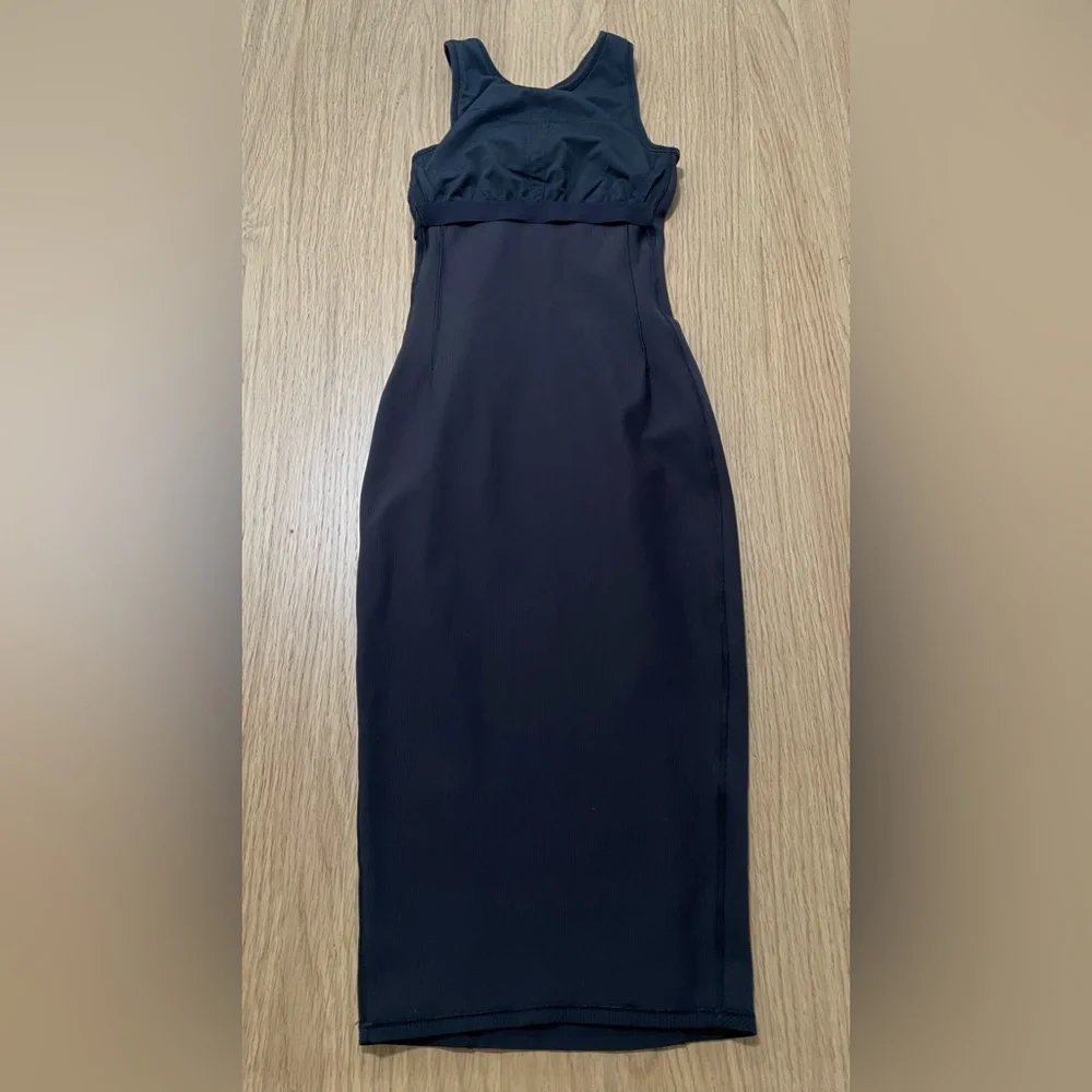 Lululemon Brunch and Back Dress in black, Sz 2 - Picture 14 of 16